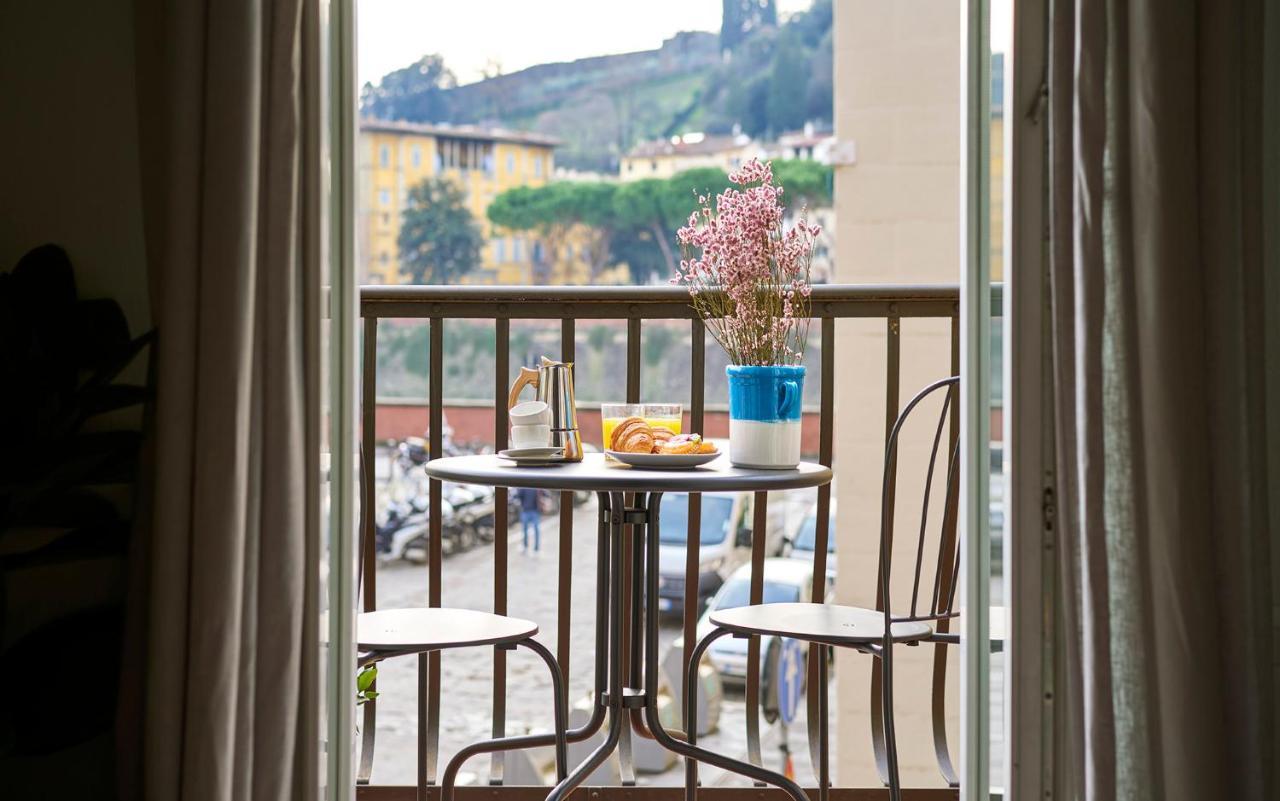 3 Master Bedrooms With Balcony On The River With Views Florens Exteriör bild